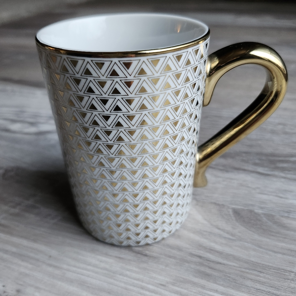 10 Strawberry Street White Gold Coffee Mug Gold Handle Ceramic Tea Cup